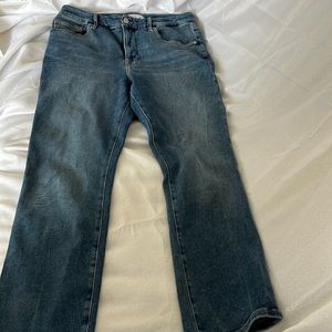 Good American straight leg jean